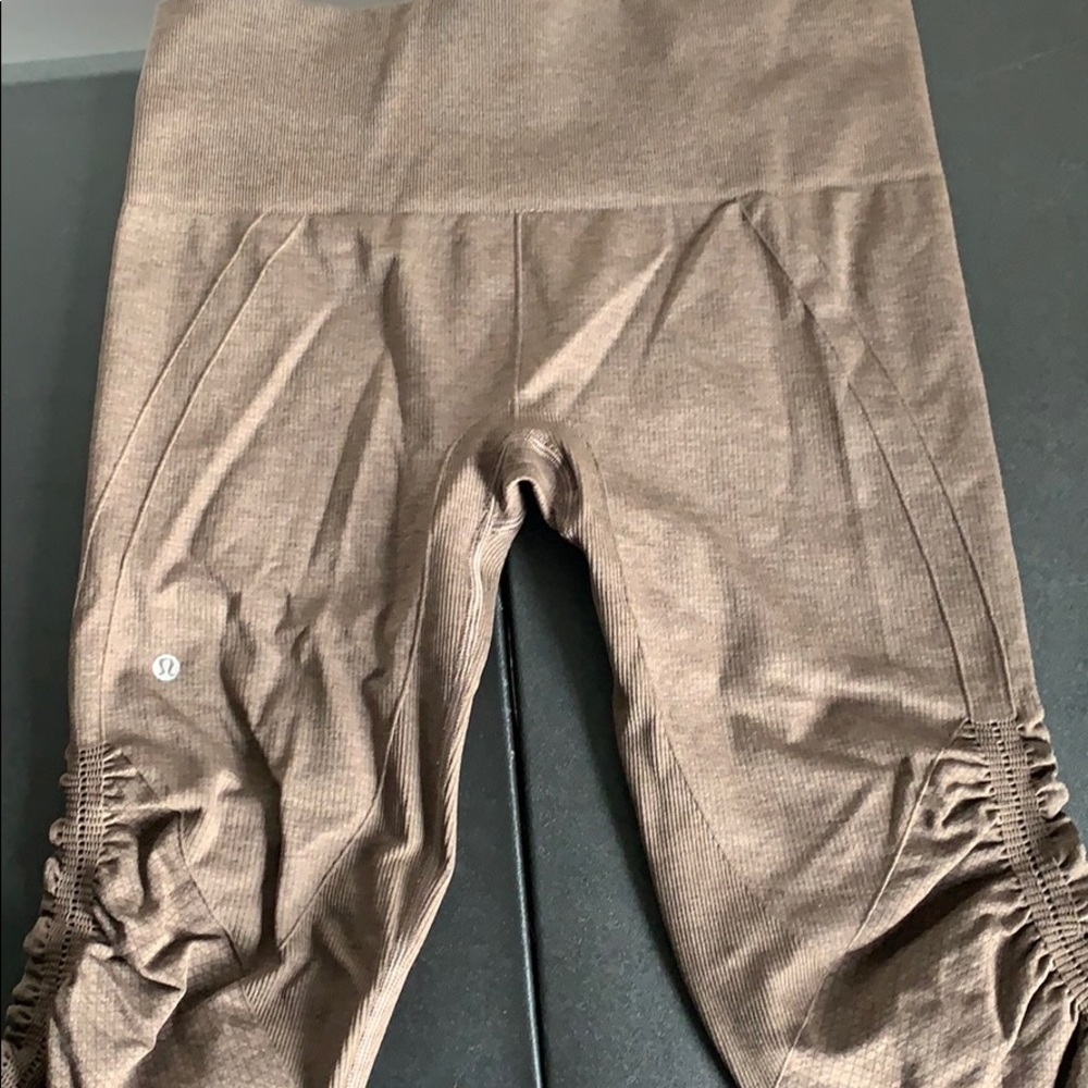 Size 10. No rip tag. Like new. Barely worn